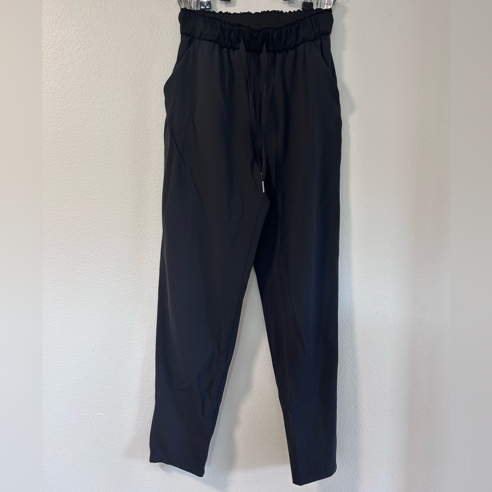 Lululemon Keep Moving Black 7/8 Drawstring Pants Size 4